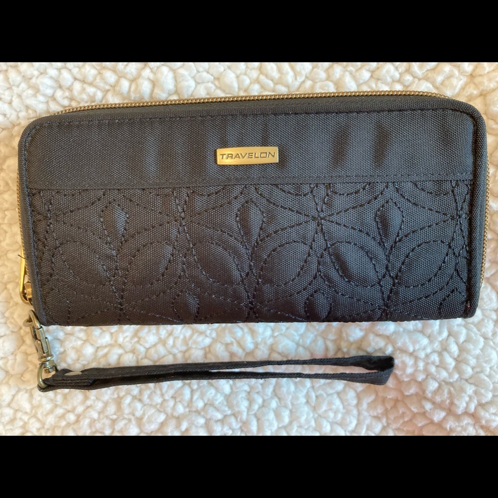 TRAVELON ANTI THEFT WALLET